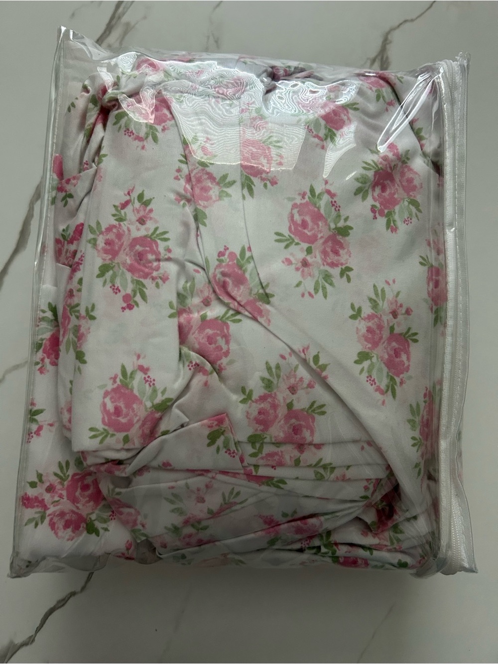 Floral Pink Rose Bedding Set - Classic Floral Print - Picture 3 of 16